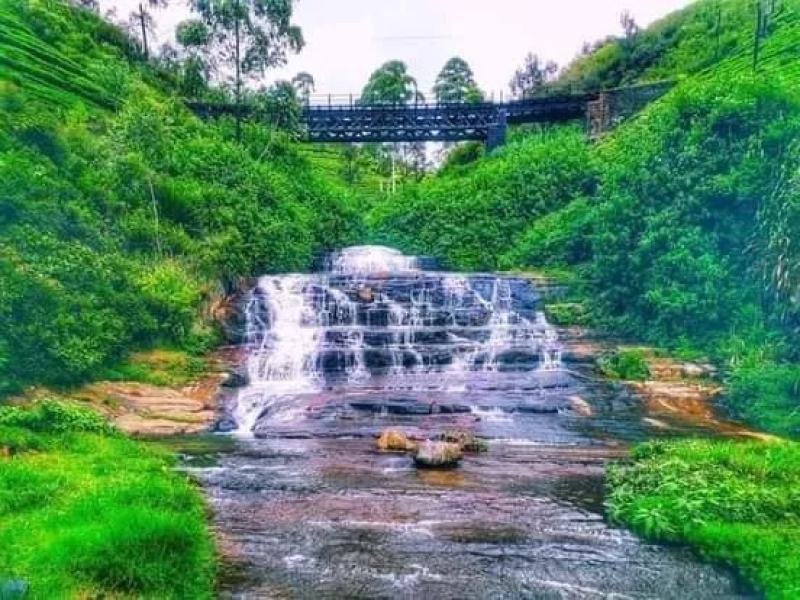 Sri Lanka Serene Escape: Culture, Hills & Tropical Beaches 